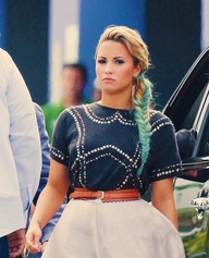 Demi Lovato Hair Dip Dyed