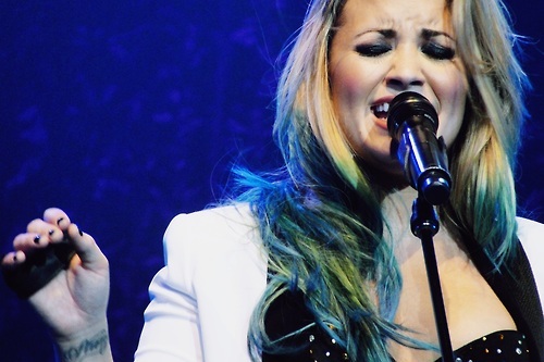 Demi Lovato Hair Dip Dyed Blue