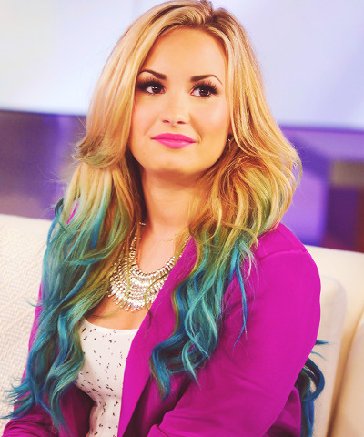 Demi Lovato Hair Dip Dyed Blue