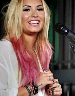 Demi Lovato Hair Dip Dyed Blue