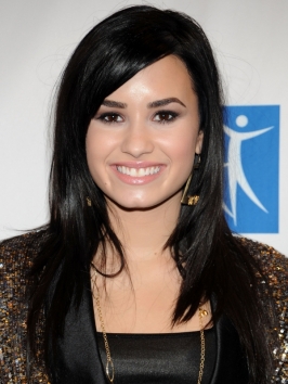 Demi Lovato Haircut With Bangs