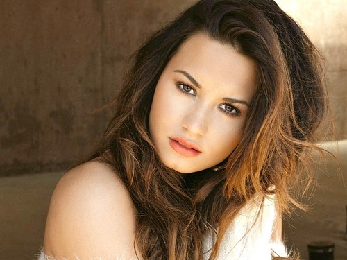 Demi Lovato Heart Attack Wallpaper