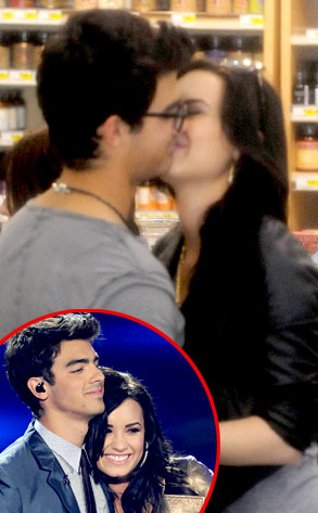 Demi Lovato Hot Kiss