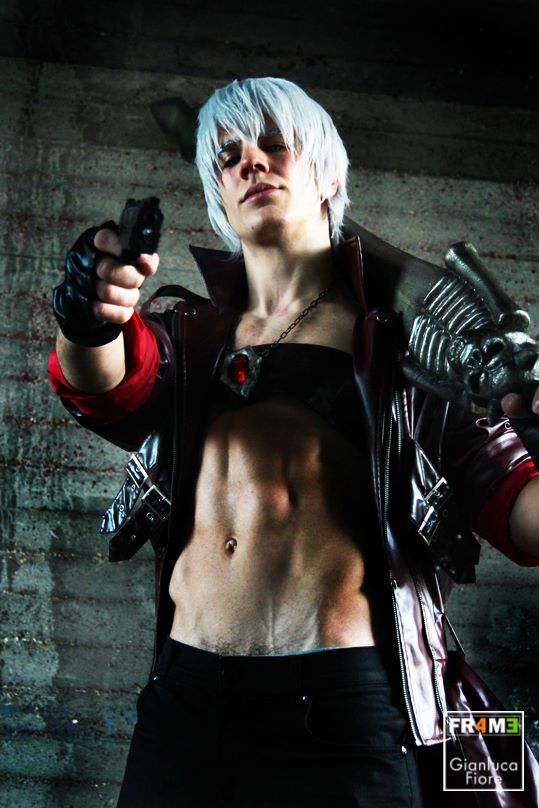 Devil May Cry 5 Dante Cosplay