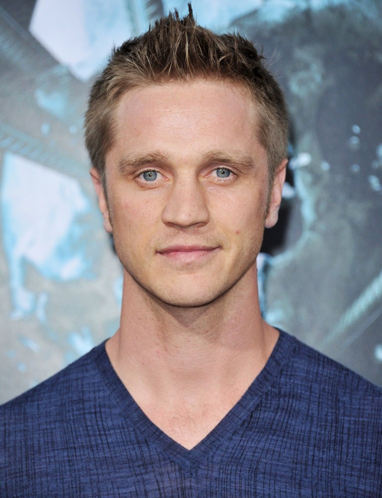 Devon Sawa Now And Then Pictures