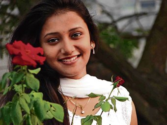 Devyani Star Pravah Actress Images