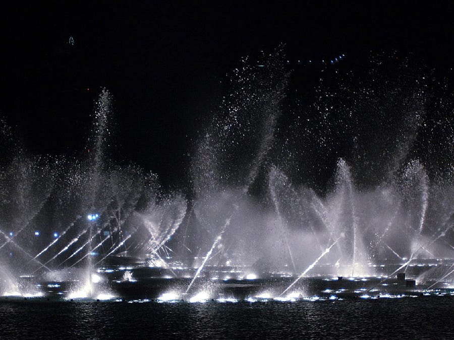 Dubai Mall Fountain