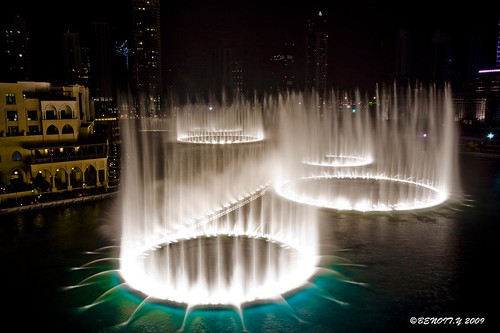 Dubai Mall Fountain Show