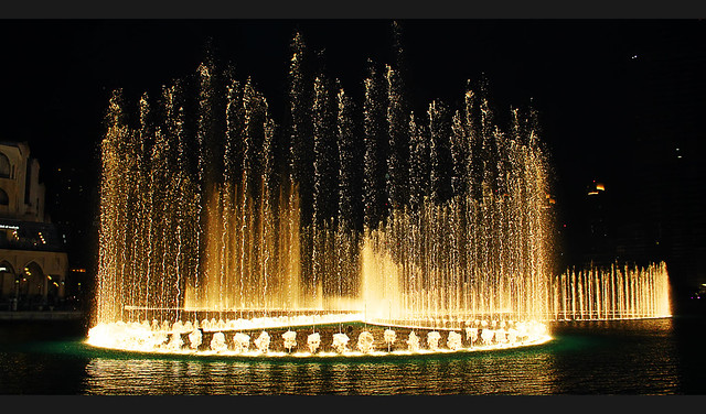 Dubai Mall Fountain Show