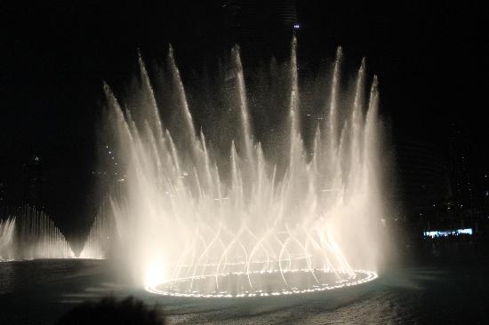 Dubai Mall Fountain Show