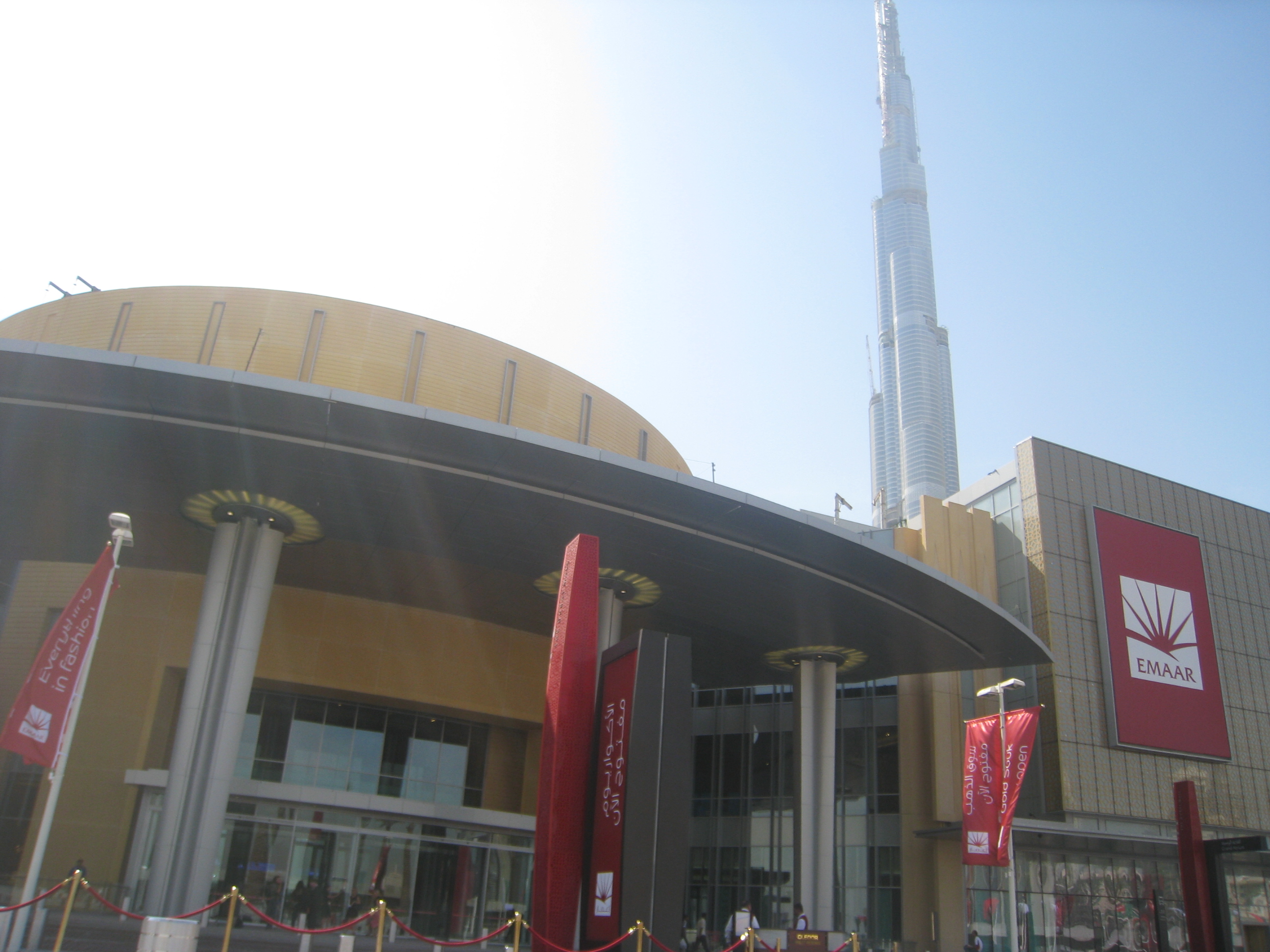 Dubai Mall Outside