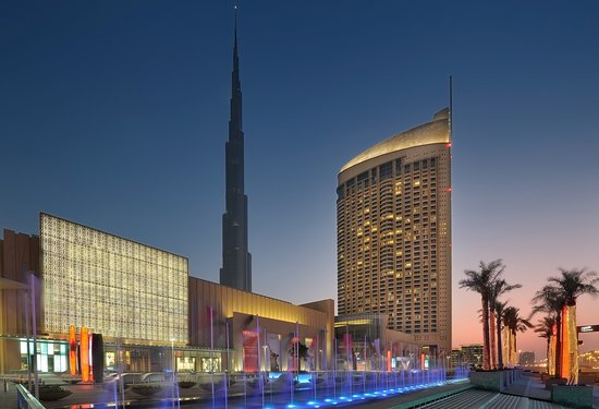 Dubai Mall Outside