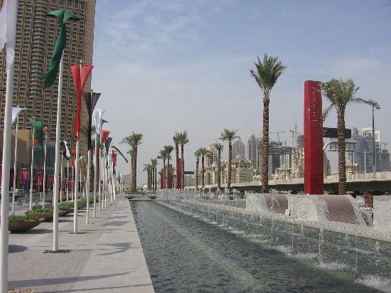 Dubai Mall Outside View