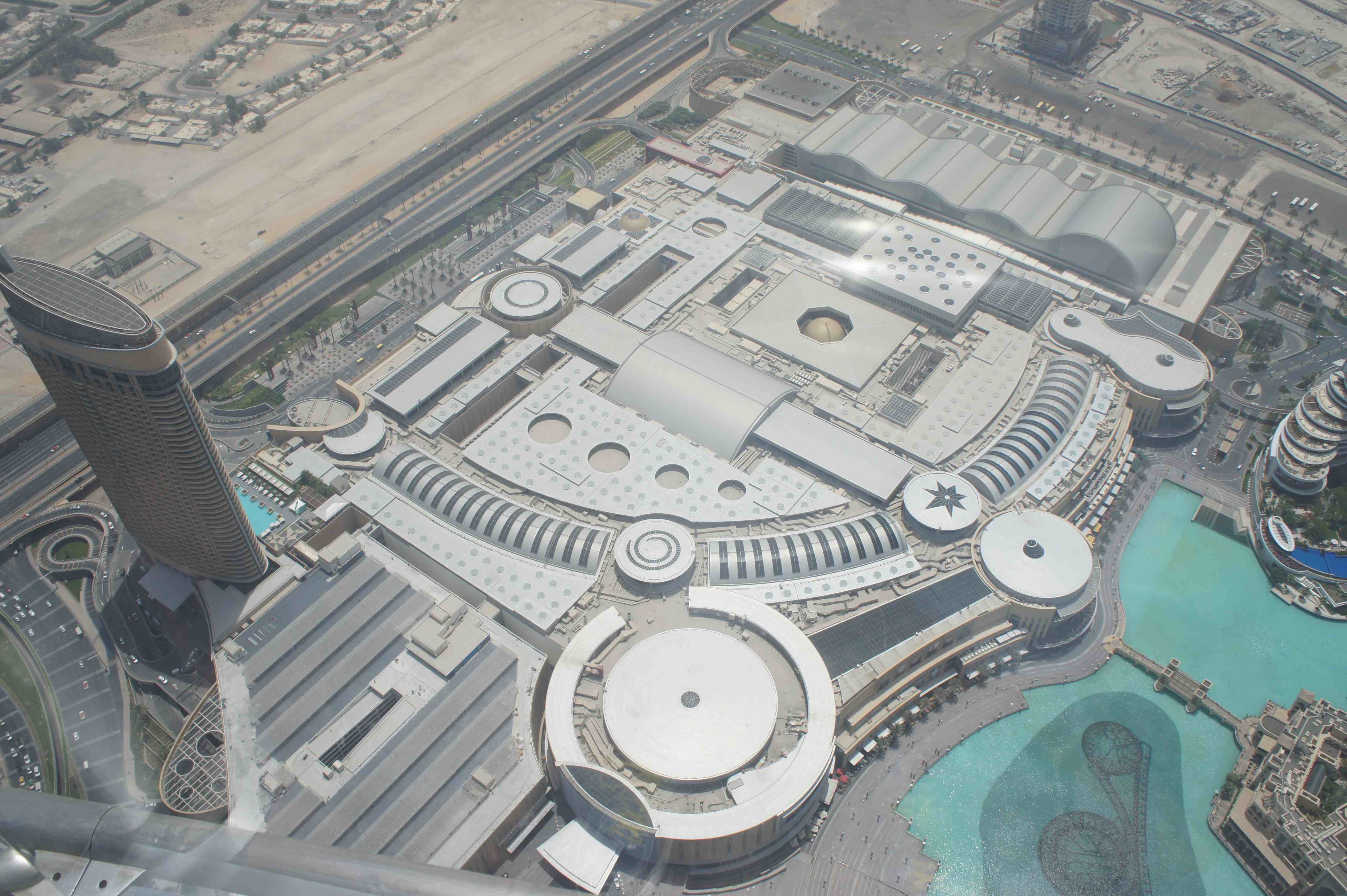 Dubai Mall Outside View