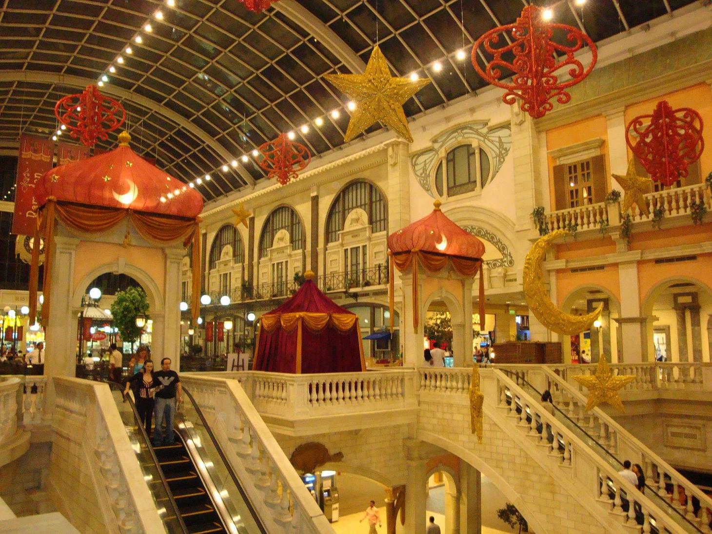 Dubai Mall Shops Pictures