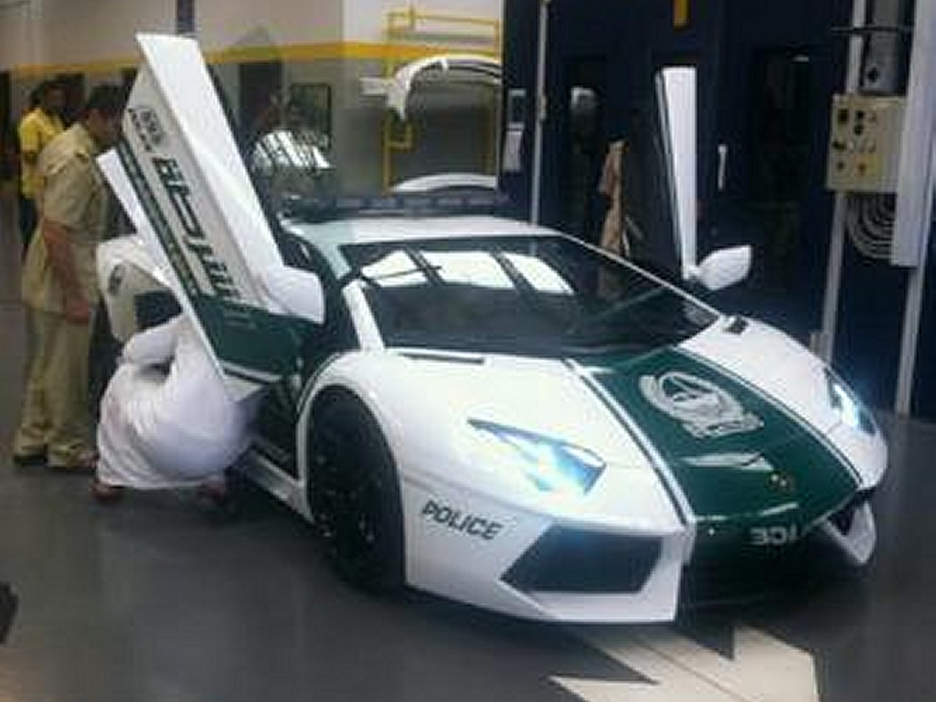 Dubai Police Ferrari And Lamborghini