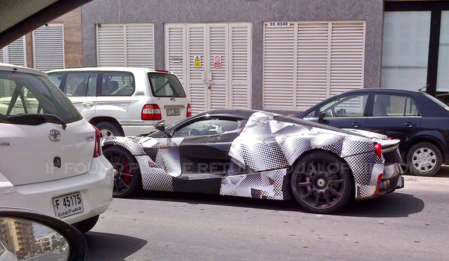 Dubai Police Ferrari Photos