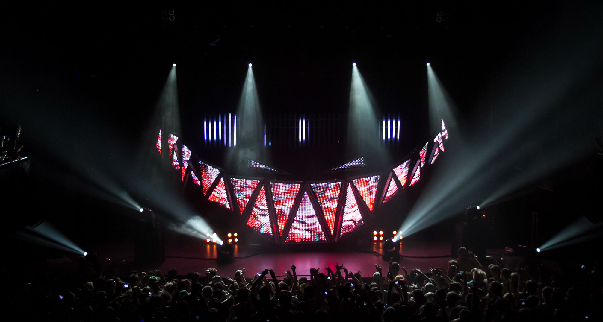 Feed Me Teeth Stage