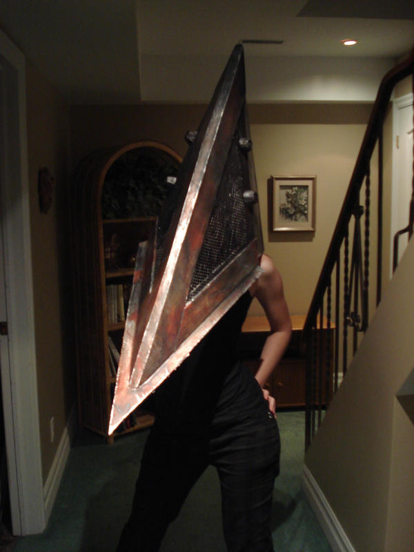 Female Pyramid Head Cosplay