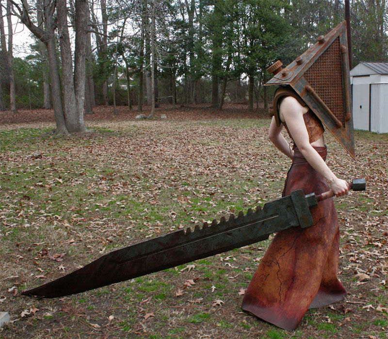 Female Pyramid Head Cosplay