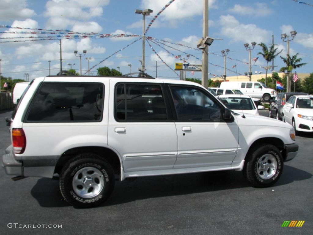 Ford Explorer 1999 White