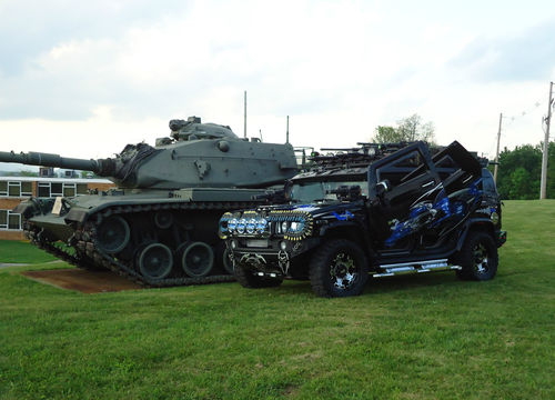 Hummer H2 Black Knight