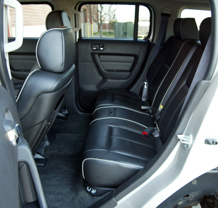 Hummer H3 Interior Photos