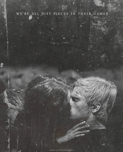 Hunger Games Peeta And Katniss Kiss