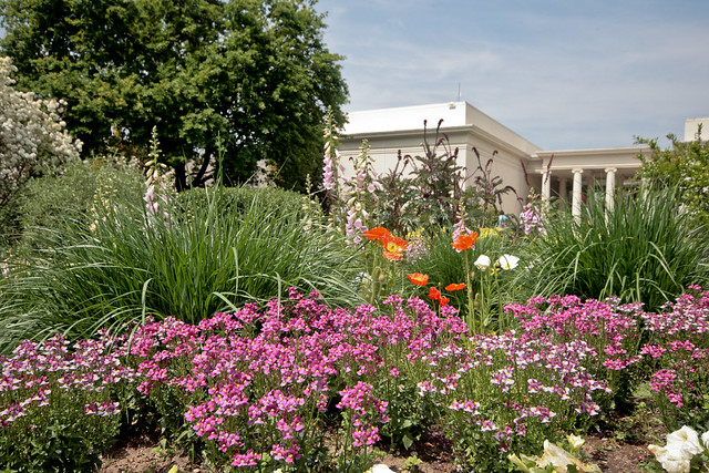 Huntington Library Logo