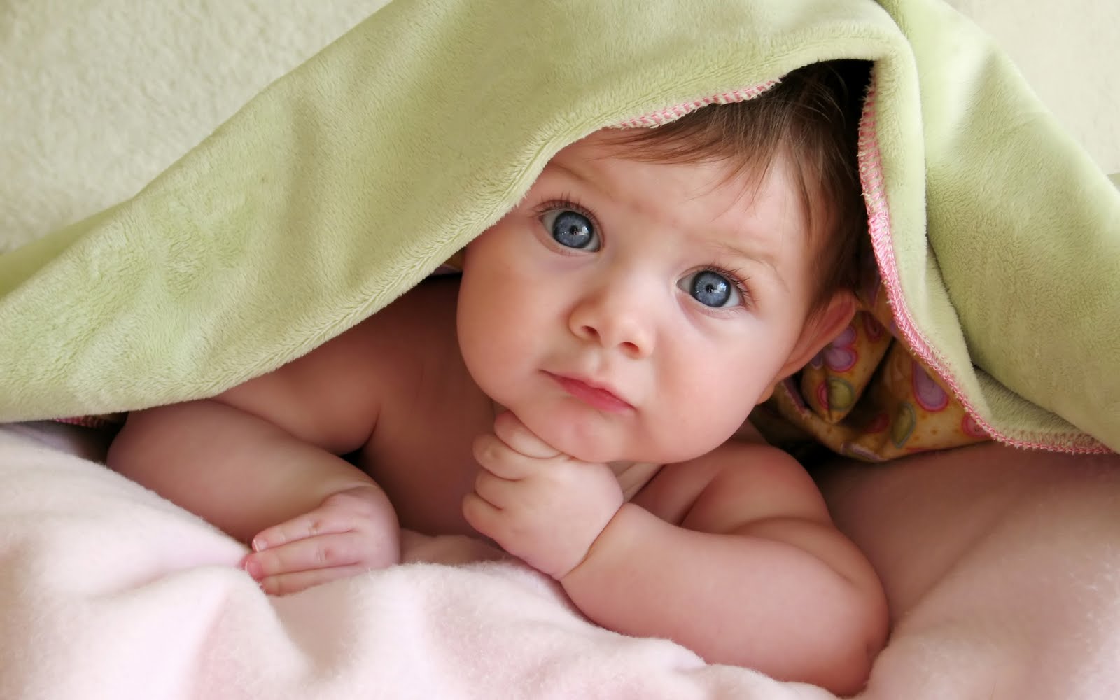 Images Of Babies With Flowers