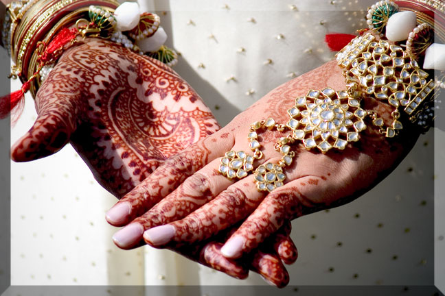 Indian Wedding Gifts For Couples