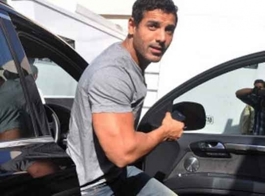 John Abraham Actor Body