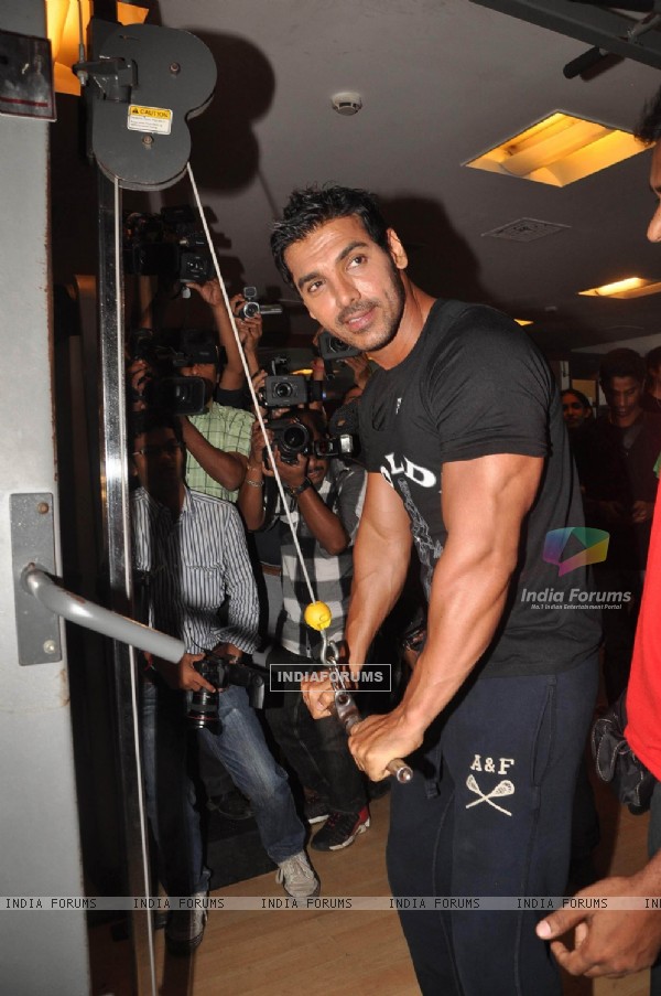 John Abraham Body In Force Hd Wallpaper