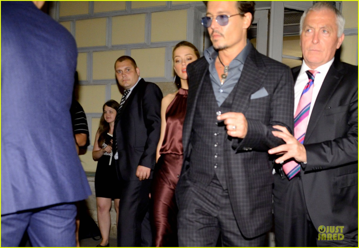 Johnny Depp Amber Heard Holding Hands