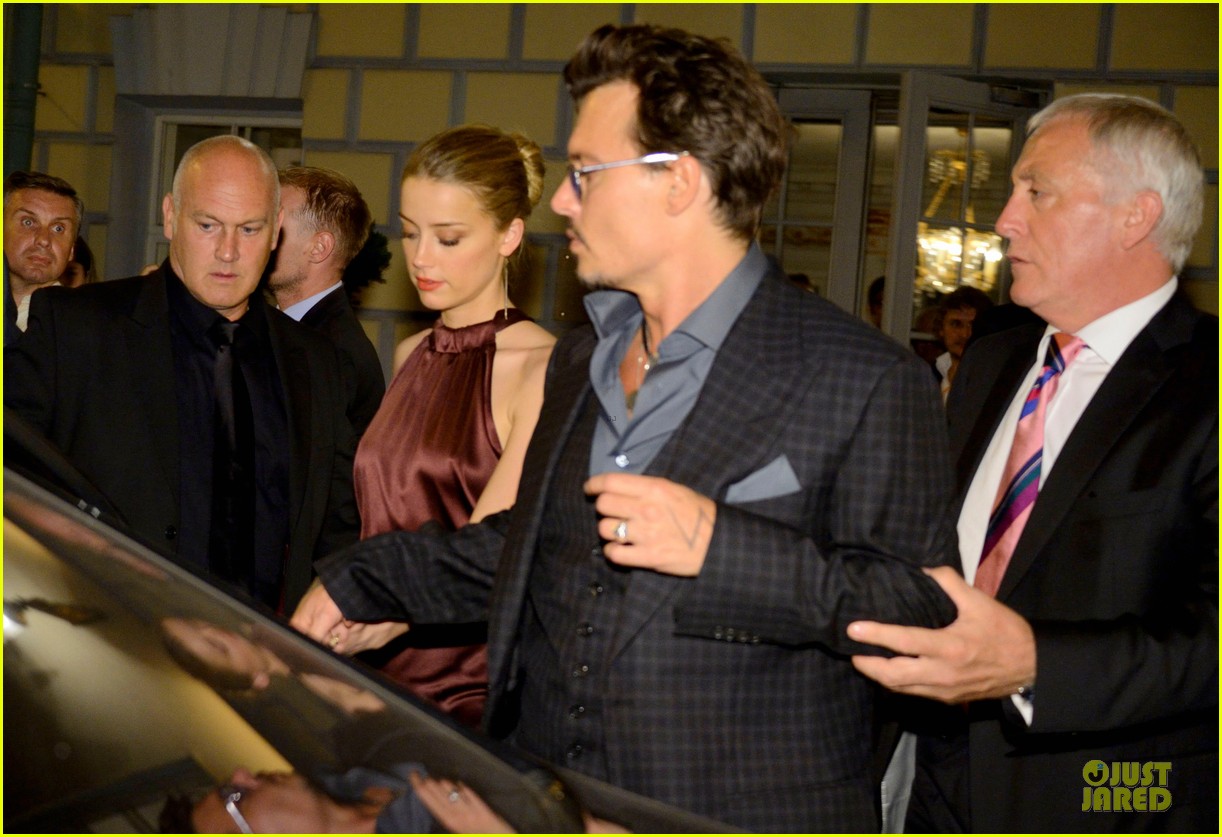 Johnny Depp Amber Heard Holding Hands