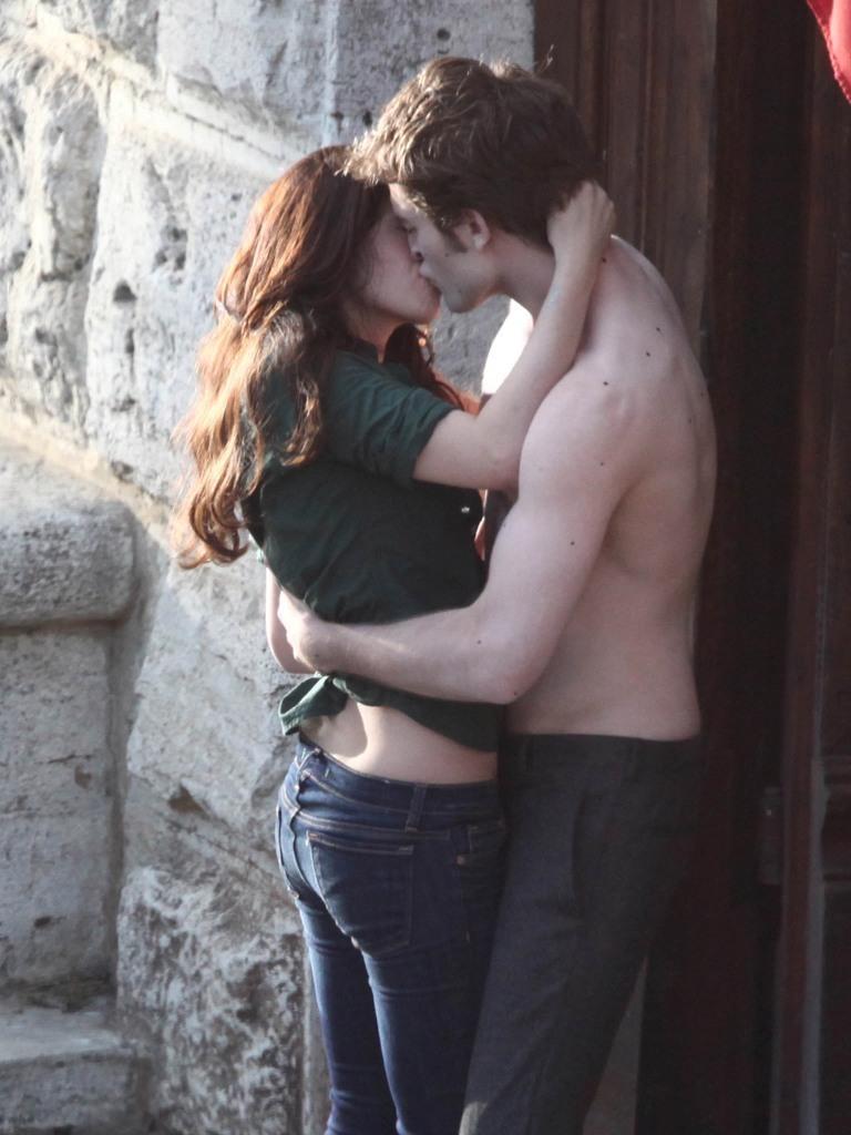 Kristen Stewart Hot Kiss