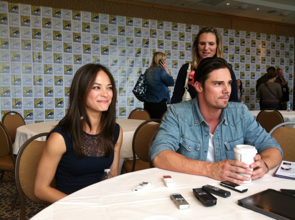 Kristin Kreuk And Jay Ryan