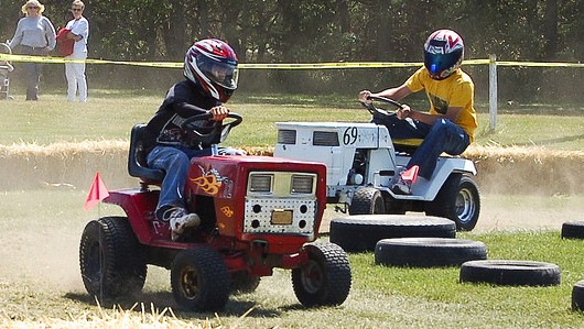 Lawn Mower Racing Games