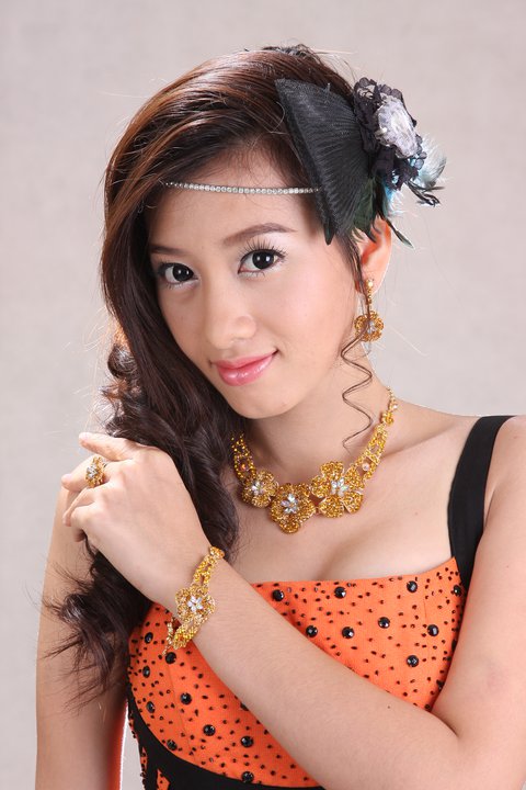 Myanmar Model Photo Gallery