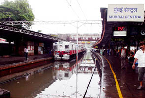 News Today Mumbai Local Trains