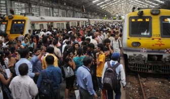 News Today Mumbai Local Trains