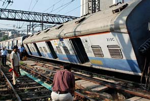 News Today Mumbai Local Trains