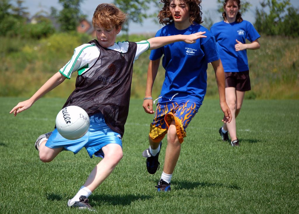 Pictures Of Children Playing Outside