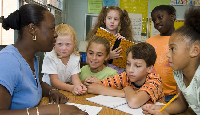 Pictures Of Teachers Teaching In Classroom