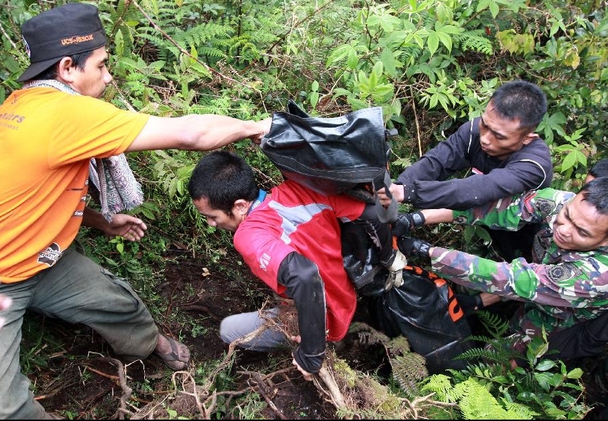 Plane Crash Victims Bodies