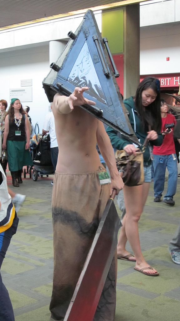 Pyramid Head Cosplay