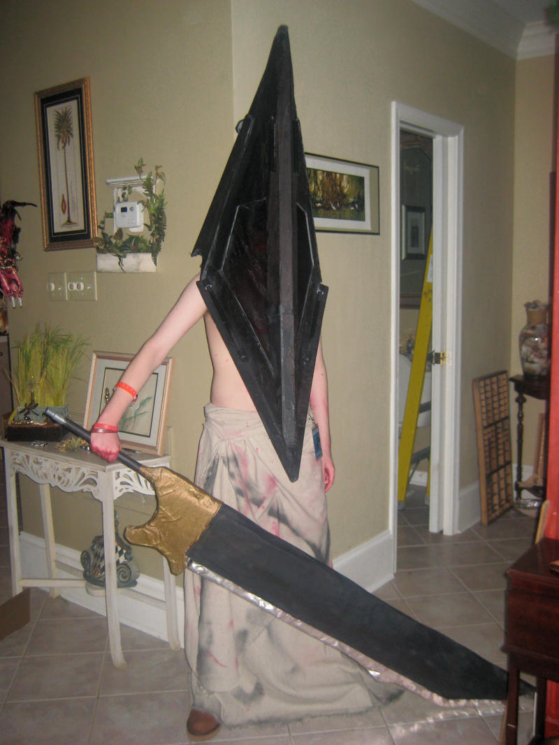 Pyramid Head Cosplay Tutorial