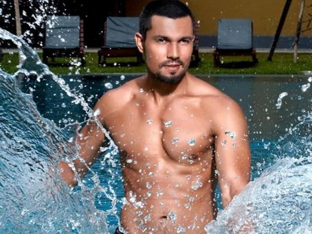 Randeep Hooda Jism2 Images