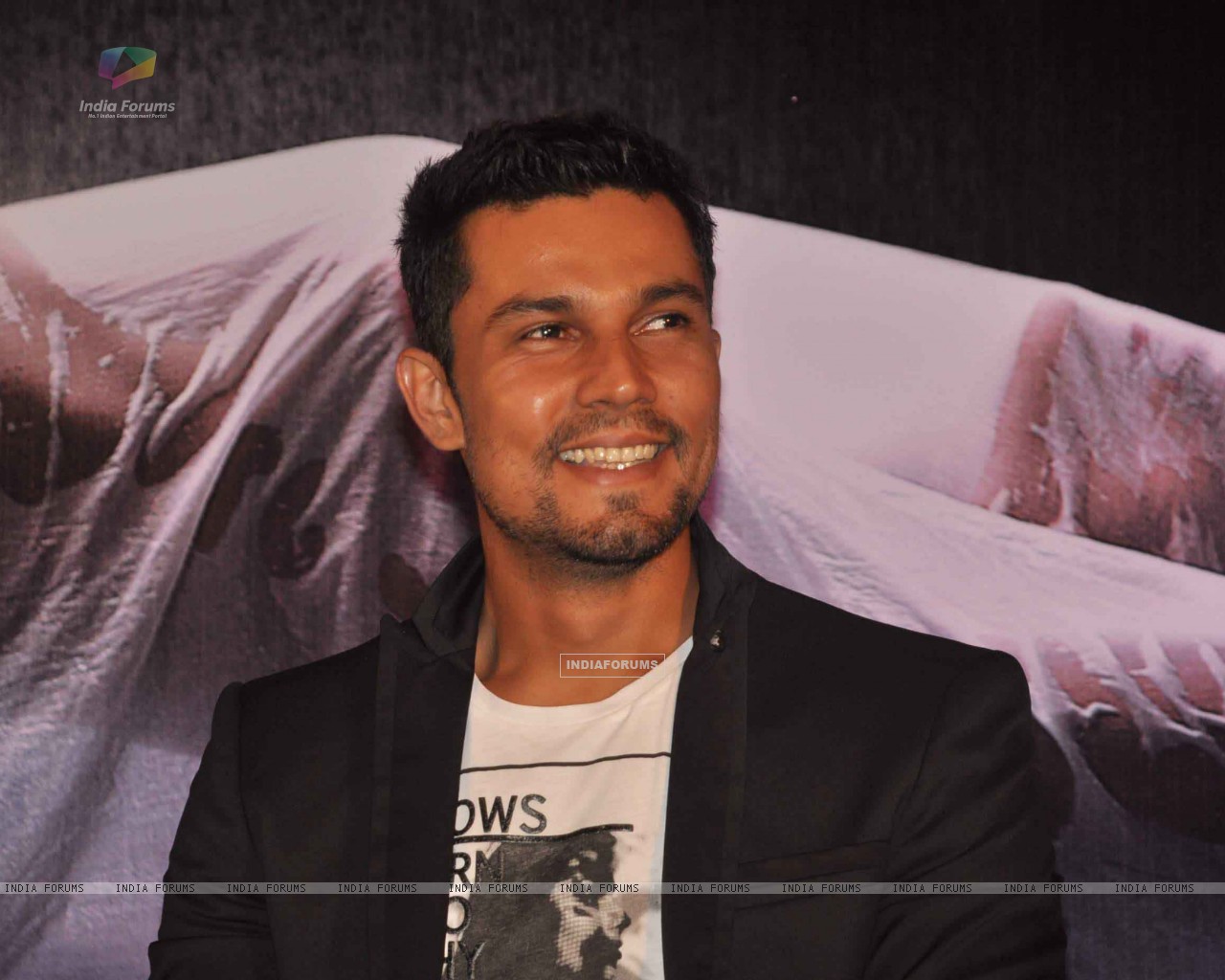 Randeep Hooda Jism2 Images