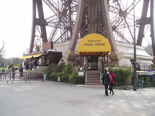 Restaurants In Paris France By The Eiffel Tower